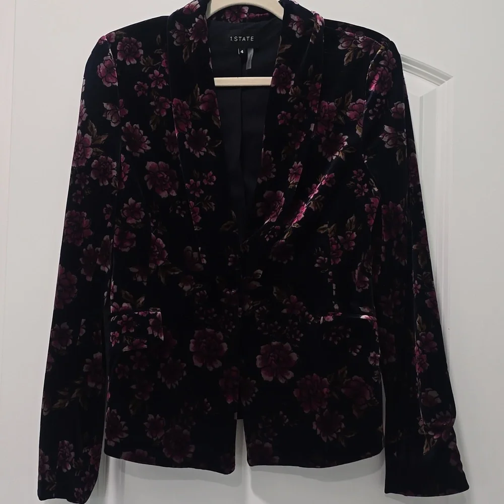1. State Navy and Pink Floral Velvet Blazer - Picture 2 of 5
